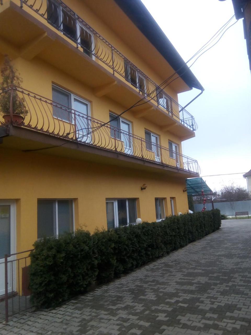 Casa Aurora Hotell Turda Exteriör bild